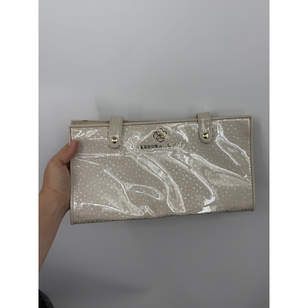 Kendra Scott jet set Jewelry Organizer Roll Cream Silver Filigree Patent Travel